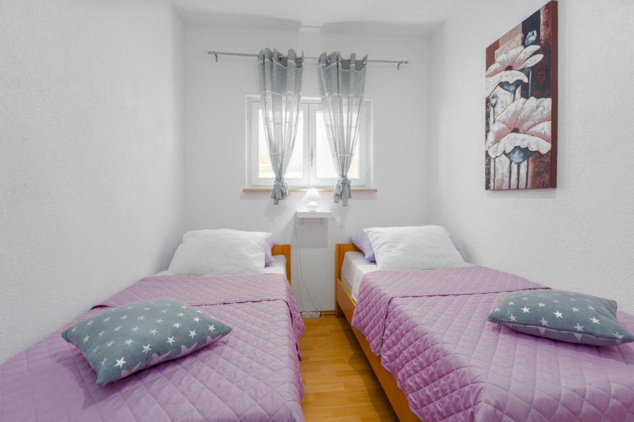 Family Apartment Romina Vrsar Eksteriør billede